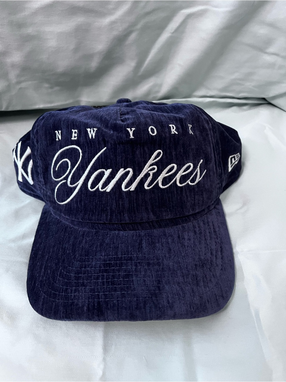 New Era New York Yankees Navy Velvet Cap